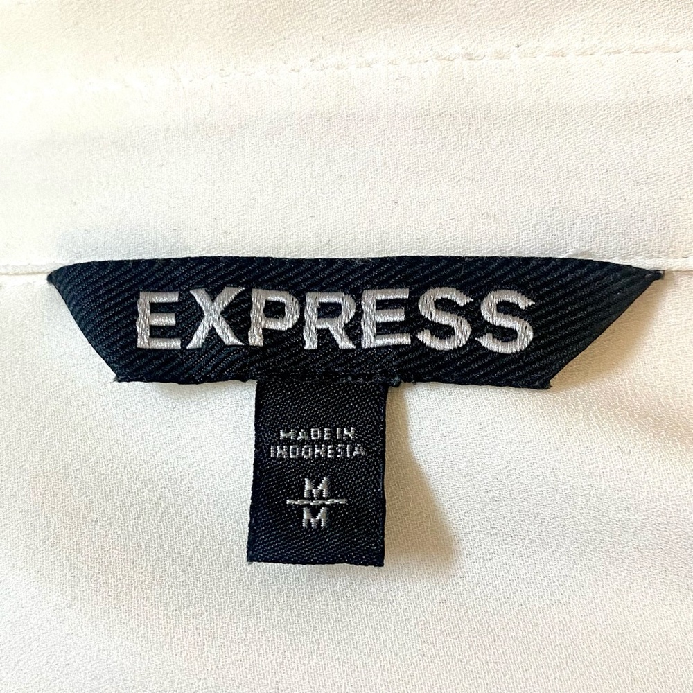 Preowned Express women’s blouse size medium - Picture 3 of 4